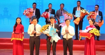 Nhà đầu tư cam kết "rót" hơn 7,7 tỷ USD khảo sát, làm dự án ở Quảng Trị