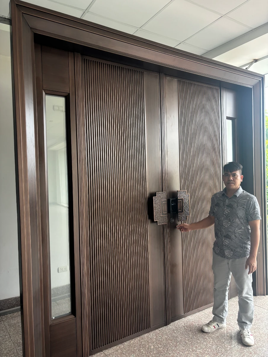 Nhà sáng lập Cửa thép Dragon và chiến lược xây dựng niềm tin thị trường Nhà sáng lập Cửa thép Dragon và chiến lược xây dựng niềm tin thị trường