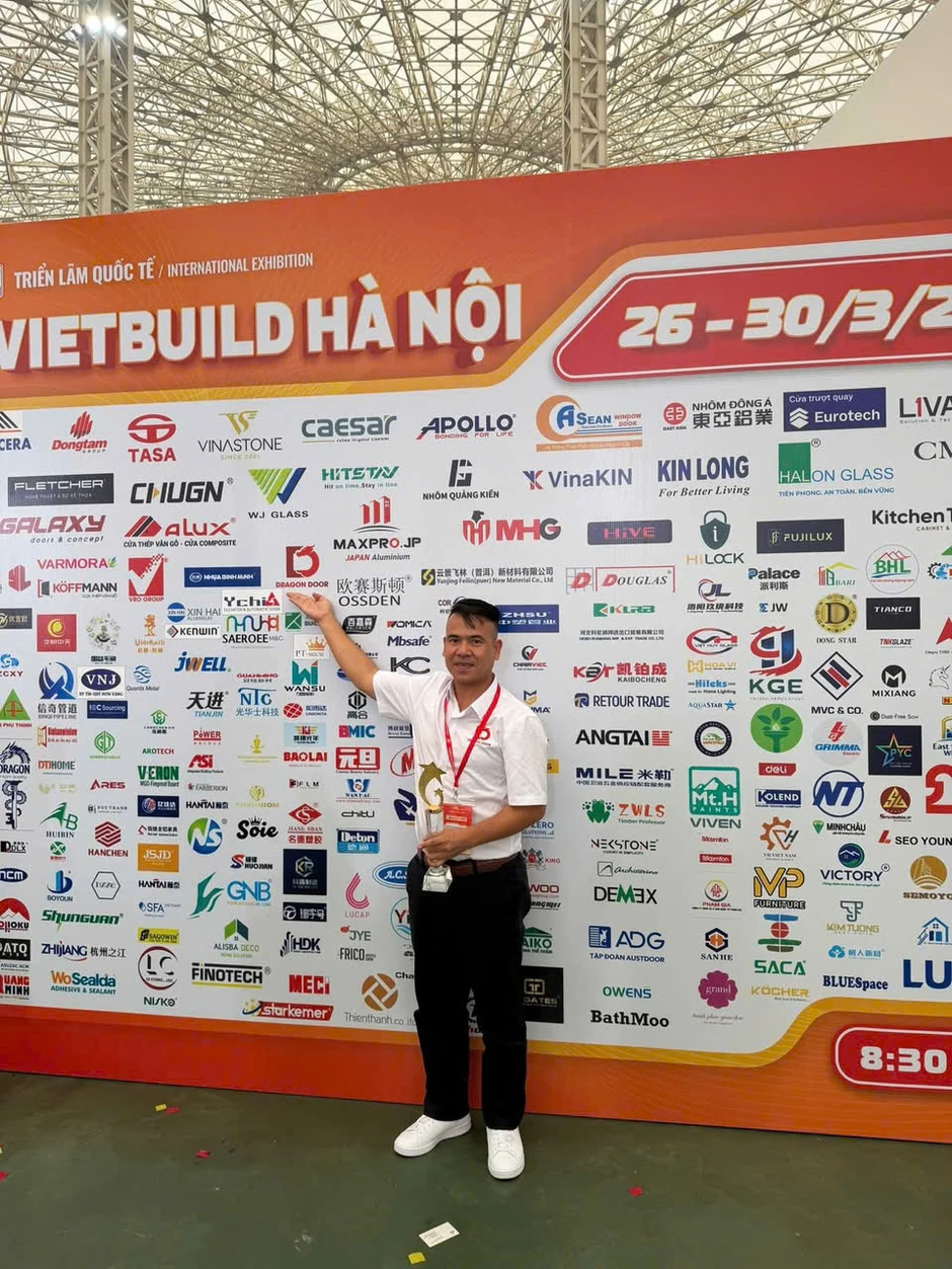 Nhà sáng lập Cửa thép Dragon và chiến lược xây dựng niềm tin thị trường Nhà sáng lập Cửa thép Dragon và chiến lược xây dựng niềm tin thị trường