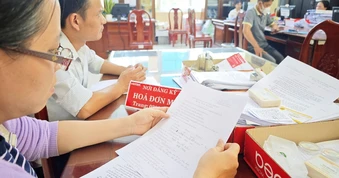 Nợ thuế hơn 56.000 đồng, nguy cơ bị tạm hoãn xuất cảnh