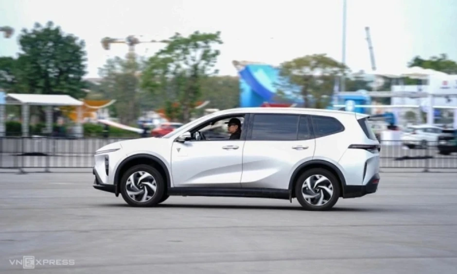 Ông Phạm Nhật Vượng: Sẽ không bao giờ sản xuất lại xe xăng Ông Phạm Nhật Vượng: Sẽ không bao giờ sản xuất lại xe xăng