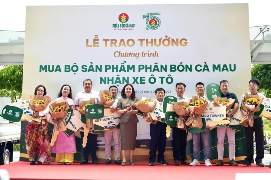Phân bón Cà Mau vinh danh nhà phân phối xuất sắc Phân bón Cà Mau vinh danh nhà phân phối xuất sắc