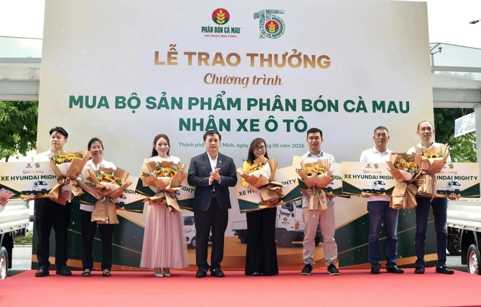 Phân bón Cà Mau vinh danh nhà phân phối xuất sắc Phân bón Cà Mau vinh danh nhà phân phối xuất sắc