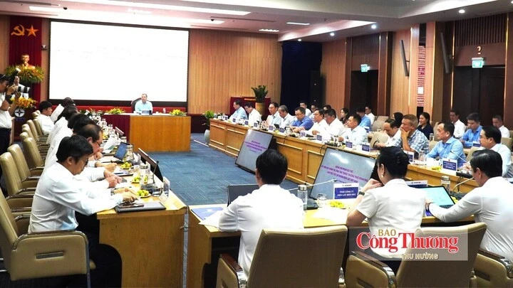 Phó Thủ tướng: EVN phải đủ mạnh để bảo đảm an ninh năng lượng Phó Thủ tướng: EVN phải đủ mạnh để bảo đảm an ninh năng lượng