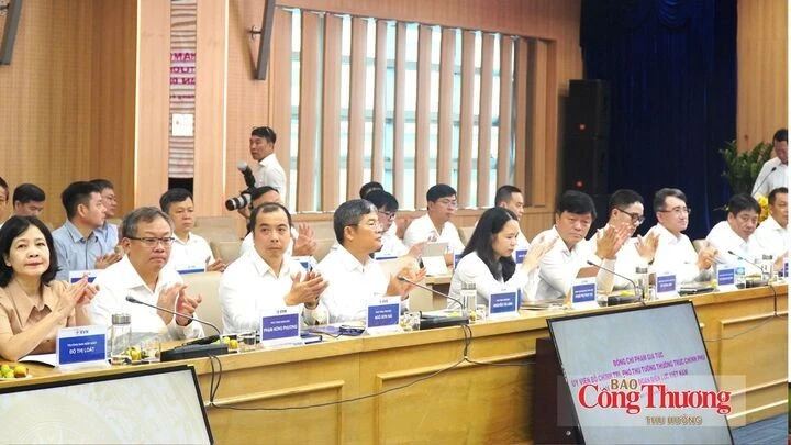 Phó Thủ tướng: EVN phải đủ mạnh để bảo đảm an ninh năng lượng Phó Thủ tướng: EVN phải đủ mạnh để bảo đảm an ninh năng lượng