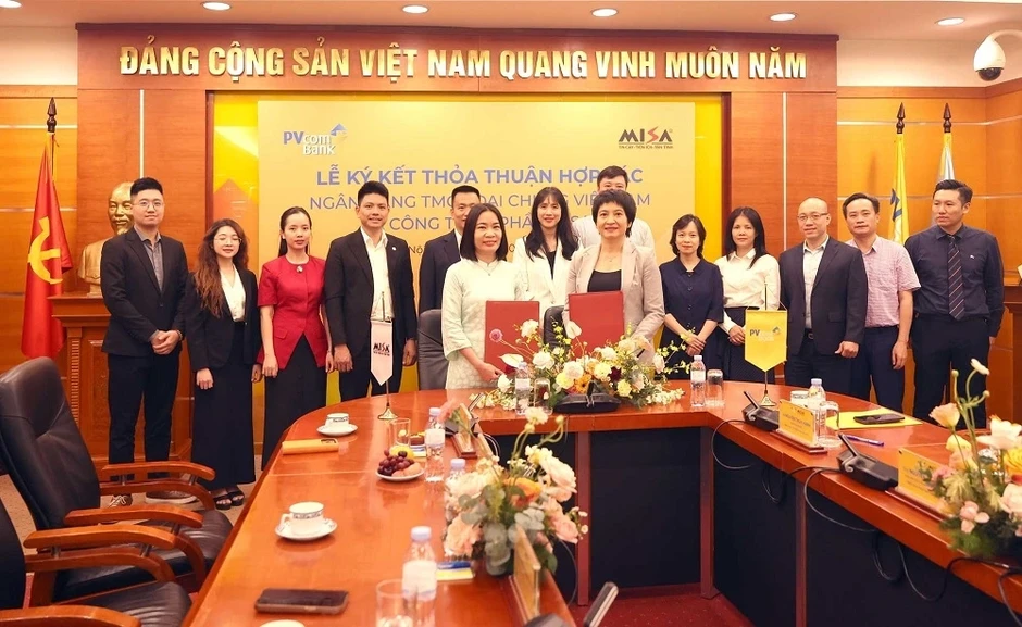 PVcomBank và MISA ký kết hợp tác triển khai giải pháp tài chính số cho khách hàng PVcomBank và MISA ký kết hợp tác triển khai giải pháp tài chính số cho khách hàng