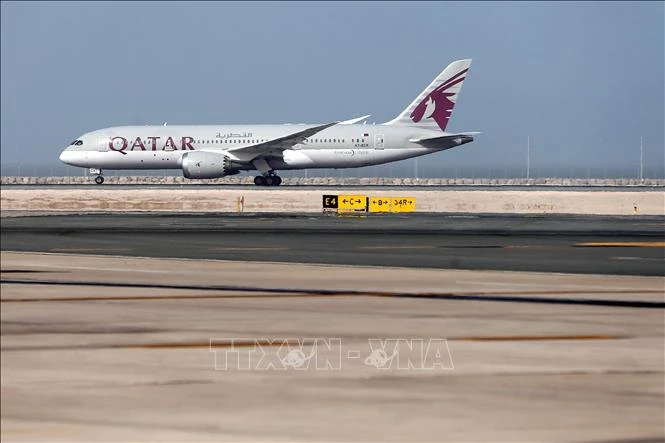 Qatar Airways tiếp tục hủy 13 chuyến bay do xung đột Trung Đông Qatar Airways tiếp tục hủy 13 chuyến bay do xung đột Trung Đông