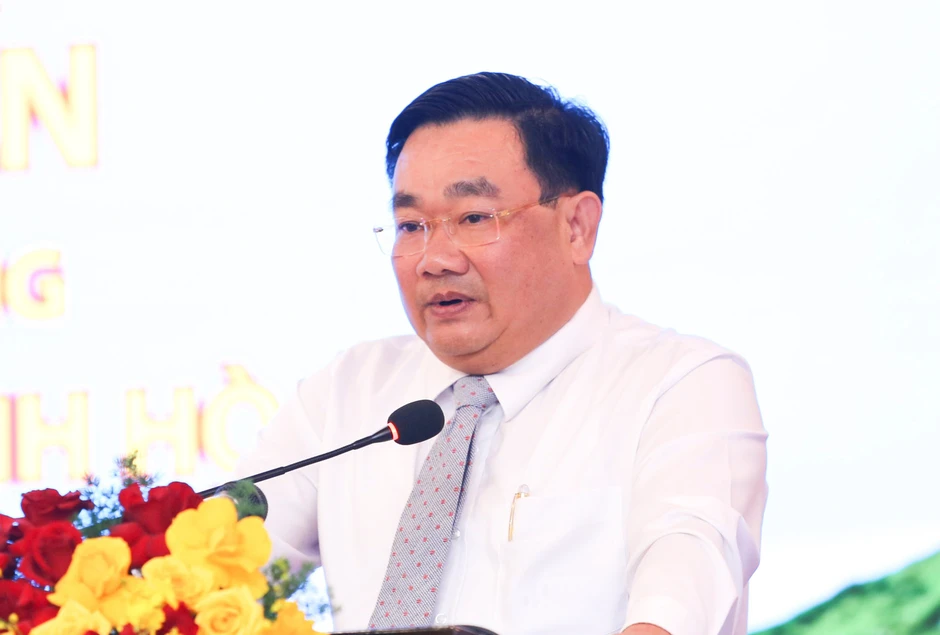 Quần thể chim yến lớn nhất châu Á ở Khánh Hòa bị đe dọa