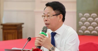 Quần thể chim yến lớn nhất châu Á ở Khánh Hòa đối diện nhiều mối đe dọa