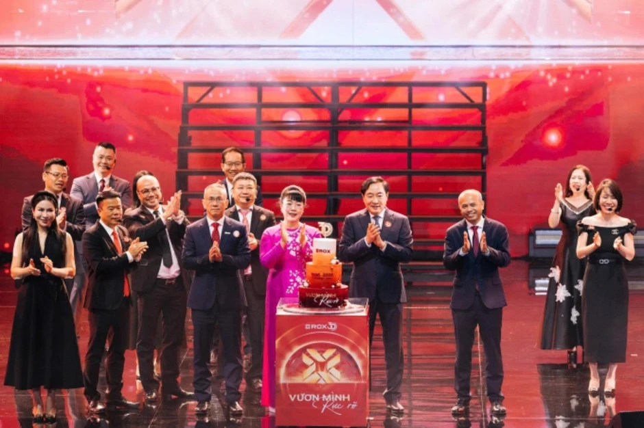 ROX Group kể câu chuyện 30 năm phát triển qua đêm nghệ thuật ROX Group kể câu chuyện 30 năm phát triển qua đêm nghệ thuật