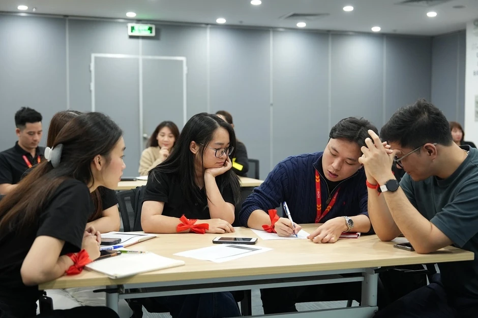 ROXMei 30 khơi dậy tinh thần đồng đội và văn hóa kết nối tại ROX Group ROXMei 30 khơi dậy tinh thần đồng đội và văn hóa kết nối tại ROX Group