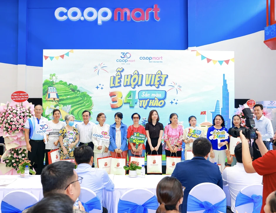 Saigon Co.op tổ chức 'Lễ hội Việt - 34 sắc màu tự hào' Saigon Co.op tổ chức 'Lễ hội Việt - 34 sắc màu tự hào'