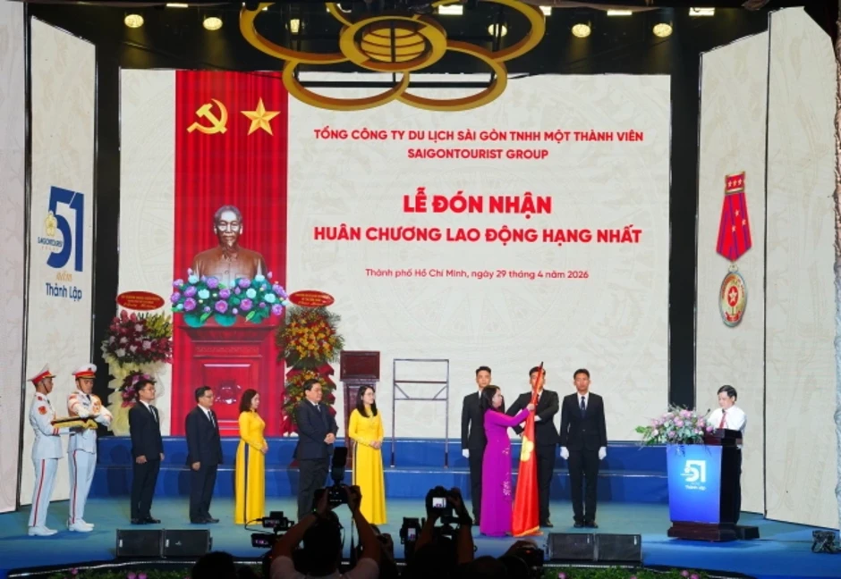 Saigontourist Group nhận Huân chương Lao động hạng Nhất lần thứ hai Saigontourist Group nhận Huân chương Lao động hạng Nhất lần thứ hai