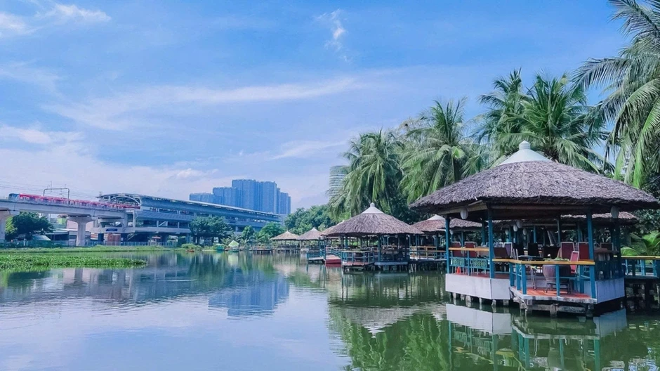 Saigontourist Group tri ân khách hàng dịp 51 năm thành lập Saigontourist Group tri ân khách hàng dịp 51 năm thành lập