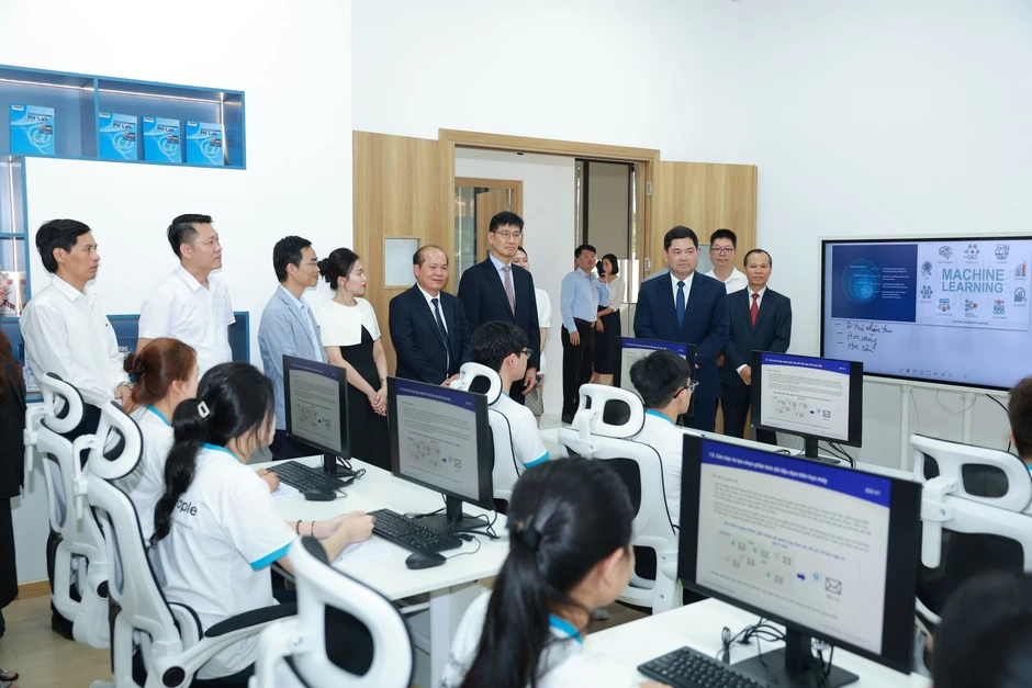 Samsung thúc đẩy hợp tác chiến lược công - tư trong phát triển nhân tài công nghệ Samsung thúc đẩy hợp tác chiến lược công - tư trong phát triển nhân tài công nghệ
