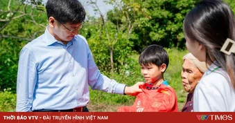 Samsung Việt Nam đồng hành cùng Cặp lá yêu thương nâng bước em nhỏ tới trường
