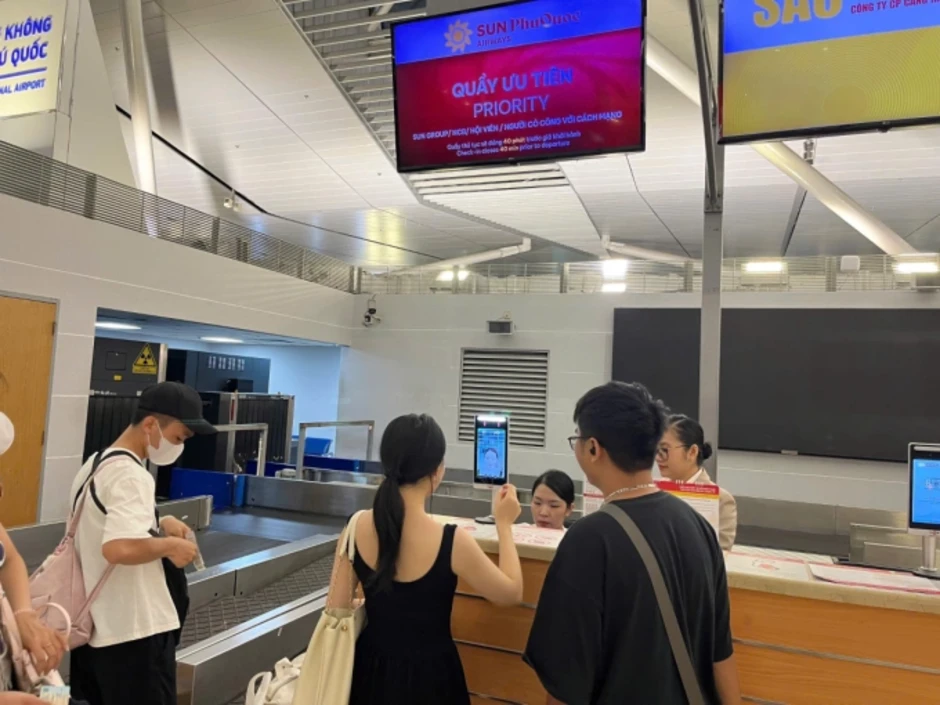 Sân bay Phú Quốc áp dụng làm thủ tục bằng sinh trắc học Sun Express Sân bay Phú Quốc áp dụng làm thủ tục bằng sinh trắc học Sun Express