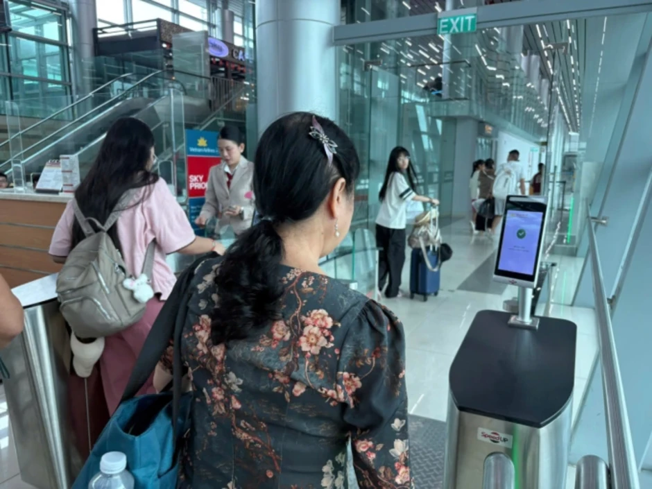 Sân bay Phú Quốc áp dụng làm thủ tục bằng sinh trắc học Sun Express Sân bay Phú Quốc áp dụng làm thủ tục bằng sinh trắc học Sun Express