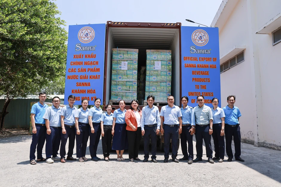 Sanna Khánh Hòa lần đầu xuất khẩu nước giải khát sang Mỹ Sanna Khánh Hòa lần đầu xuất khẩu nước giải khát sang Mỹ
