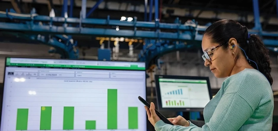 Schneider Electric: 'Xanh hóa, số hóa sẽ định hình tương lai hạ tầng điện' Schneider Electric: 'Xanh hóa, số hóa sẽ định hình tương lai hạ tầng điện'