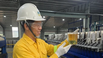 Shell Việt Nam đẩy mạnh tái chế dầu động cơ