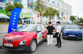 Thấy gì về thương vụ 'bom tấn' VinFast tái cấu trúc?