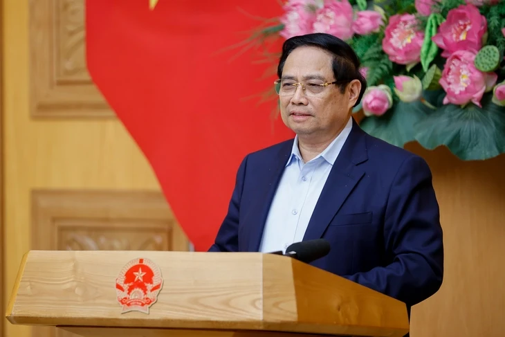 Thủ tướng: Không để thiếu xăng dầu, thiếu năng lượng