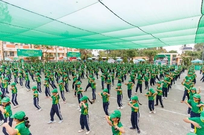Tiếp sức thế hệ trẻ phát triển toàn diện ngay từ những sân chơi học đường Tiếp sức thế hệ trẻ phát triển toàn diện ngay từ những sân chơi học đường