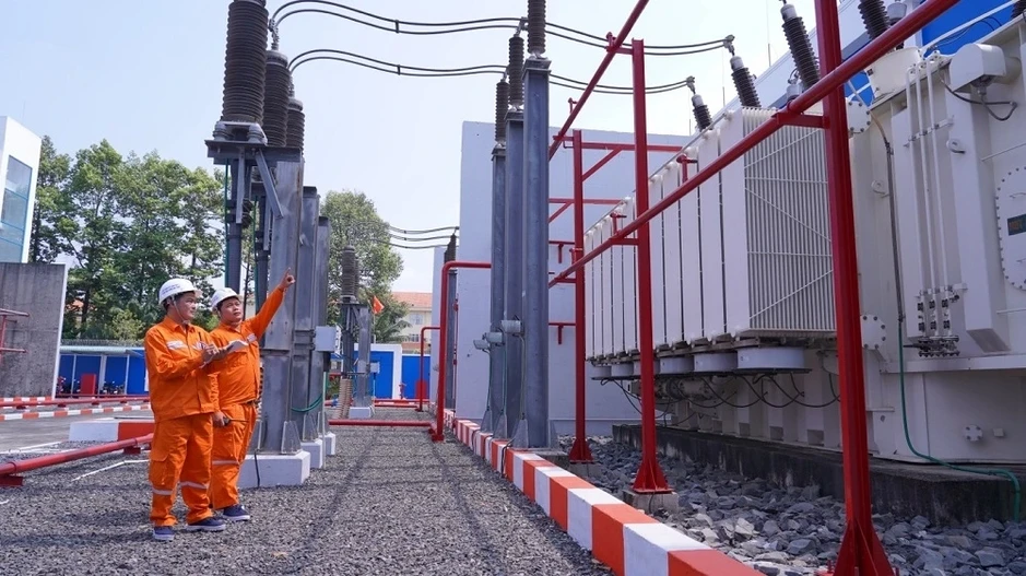 Tiêu thụ tăng cao, TP.HCM đẩy mạnh các giải pháp cung ứng điện Tiêu thụ tăng cao, TP.HCM đẩy mạnh các giải pháp cung ứng điện