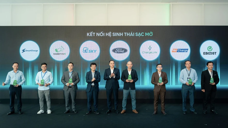 Tìm giải pháp kết nối các trạm sạc cho xe điện Tìm giải pháp kết nối các trạm sạc cho xe điện