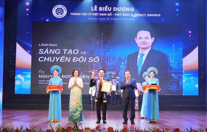 Tổng Giám đốc EVNNPC nhận giải thưởng 'Lãnh đạo sáng tạo và chuyển đổi số' Tổng Giám đốc EVNNPC nhận giải thưởng 'Lãnh đạo sáng tạo và chuyển đổi số'