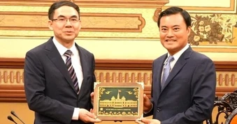 TPHCM bắt tay hợp tác với Quảng Châu đẩy mạnh giao thông TOD