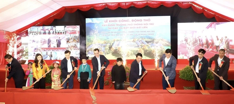 Tuyên Quang đồng loại khởi công xây dựng 11 trường Phổ thông nội trú liên cấp Tuyên Quang đồng loại khởi công xây dựng 11 trường Phổ thông nội trú liên cấp