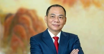 Tỷ phú Phạm Nhật Vượng xuất hiện bên cạnh Masayoshi Son, Gautam Adani, Mukesh Ambani
