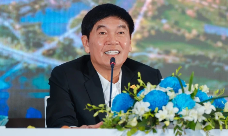 Tỷ phú Trần Đình Long: Tham gia dự án đại lộ cảnh quan sông Hồng 'không vì lợi nhuận' Tỷ phú Trần Đình Long: Tham gia dự án đại lộ cảnh quan sông Hồng 'không vì lợi nhuận'