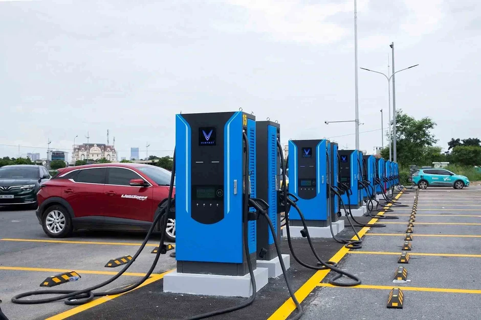 V-Green xây dựng 99 'siêu trạm sạc' trên toàn quốc
