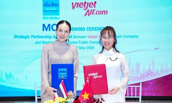 Vietjet ký hợp tác tập đoàn bảo hiểm của Madam Pang