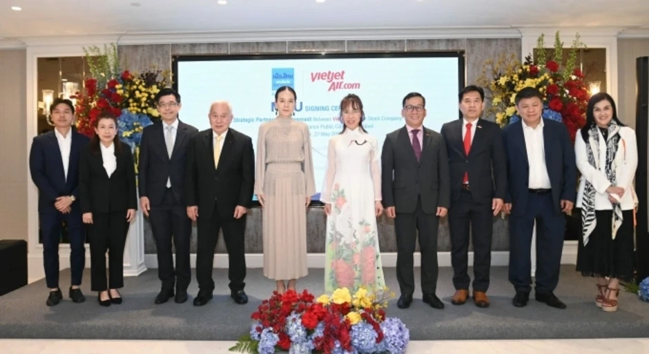 Vietjet ký hợp tác tập đoàn bảo hiểm của Madam Pang Vietjet ký hợp tác tập đoàn bảo hiểm của Madam Pang
