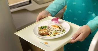 Vietnam Airlines lan tỏa văn hóa Việt qua thực đơn Chạm Sen