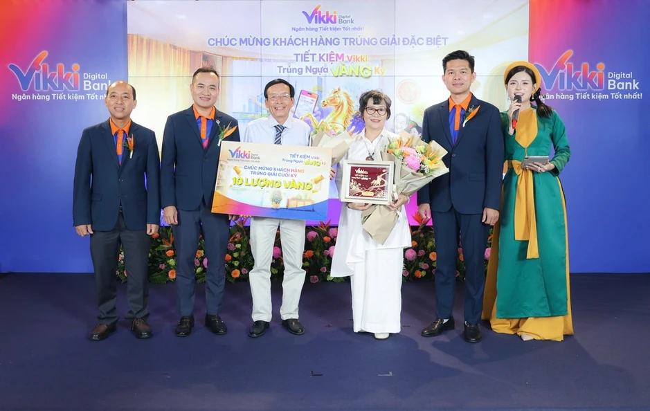Vikki tổ chức lễ trao thưởng cho khách gửi tiết kiệm Vikki tổ chức lễ trao thưởng cho khách gửi tiết kiệm