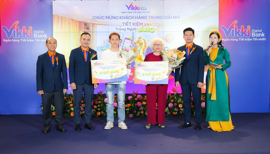 Vikki tổ chức lễ trao thưởng cho khách gửi tiết kiệm Vikki tổ chức lễ trao thưởng cho khách gửi tiết kiệm