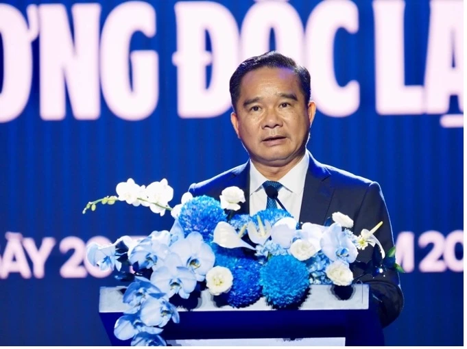 Vinamilk đón nhận huân chương Độc lập hạng nhất tại dấu mốc 50 năm Vinamilk đón nhận huân chương Độc lập hạng nhất tại dấu mốc 50 năm