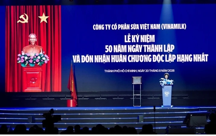 Vinamilk đón nhận huân chương Độc lập hạng nhất tại dấu mốc 50 năm Vinamilk đón nhận huân chương Độc lập hạng nhất tại dấu mốc 50 năm
