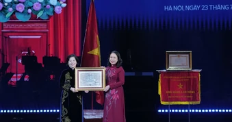 Vinamilk hai lần đón danh hiệu Anh hùng Lao động