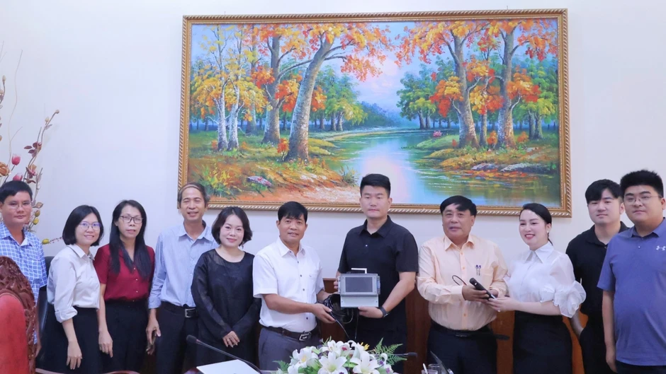 Vinanutrifood Bình Định trao tặng hệ thống giám sát môi trường nước tại Gia Lai Vinanutrifood Bình Định trao tặng hệ thống giám sát môi trường nước tại Gia Lai