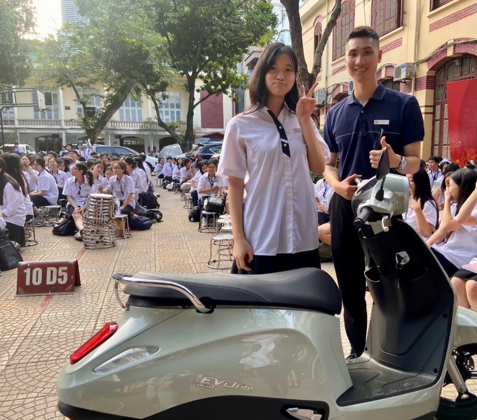 VinFast Evo Lite ghi điểm tuyệt đối với học sinh Hà Nội VinFast Evo Lite ghi điểm tuyệt đối với học sinh Hà Nội