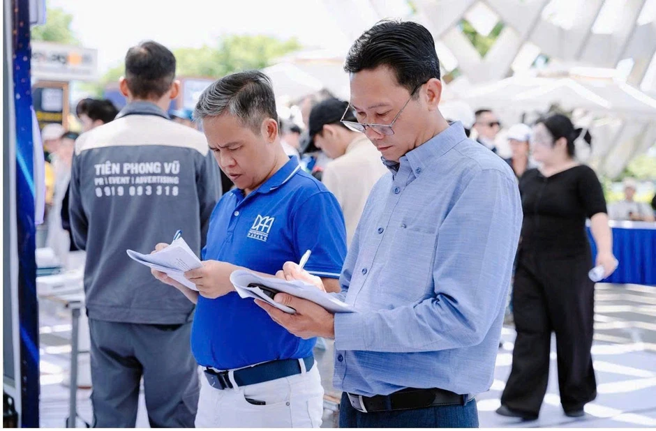 Vinh danh các tay nghề làm quảng cáo bằng nguyên liệu 'made in Vietnam' Vinh danh các tay nghề làm quảng cáo bằng nguyên liệu 'made in Vietnam'