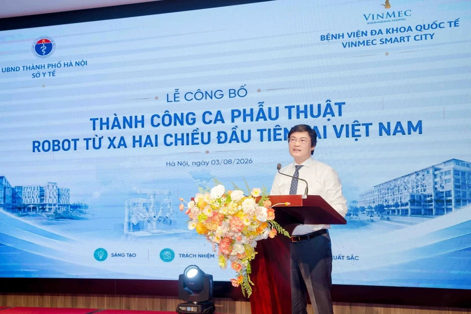 Vinmec phẫu thuật xuyên Việt hai chiều bằng robot cách xa 1.700 km Vinmec phẫu thuật xuyên Việt hai chiều bằng robot cách xa 1.700 km