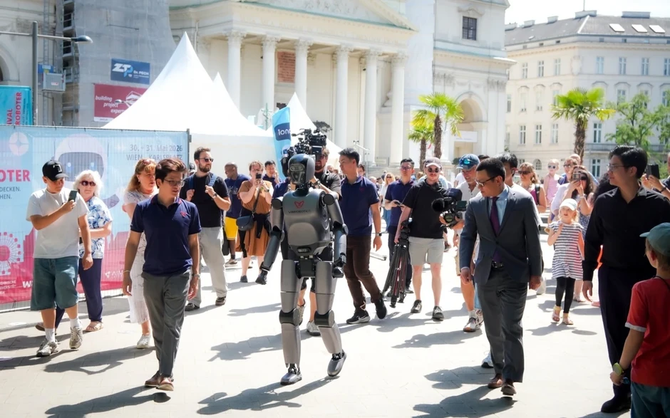 VinRobotics lần đầu trình diễn người máy “Make in Vietnam” ở loạt sự kiện quốc tế VinRobotics lần đầu trình diễn người máy “Make in Vietnam” ở loạt sự kiện quốc tế