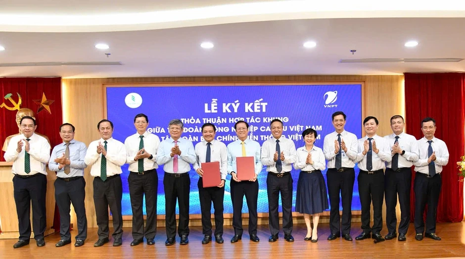 VNPT hợp tác Tập đoàn Cao su phát triển khu công nghiệp công nghệ số